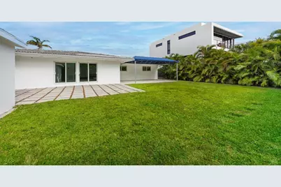 1040 N Venetian Drive, Miami, FL 33139 - Photo 25
