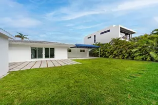 1040 N Venetian Dr, Miami, FL 33139 - Photo 25