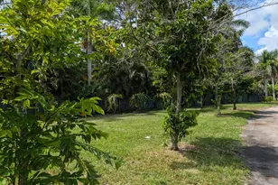 1215 N Haverhill Rd, Haverhill, FL 33417 - Photo 23