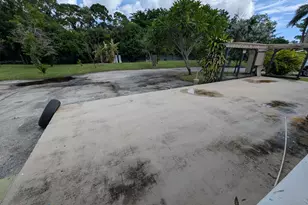 1215 N Haverhill Rd, Haverhill, FL 33417 - Photo 17