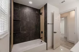 4830 NW 18th St, Lauderhill, FL 33313 - Photo 15