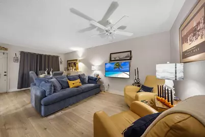 5486 Courtyard Drive #5486, Margate, FL 33063 - Photo 11