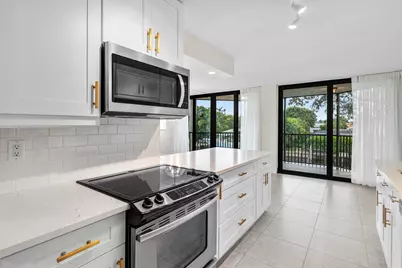 800 Jeffery Street #201, Boca Raton, FL 33487 - Photo 3