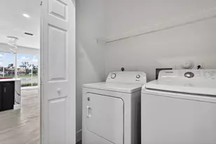 7823 Springfield Lake Dr, Lake Worth, FL 33467 - Photo 23