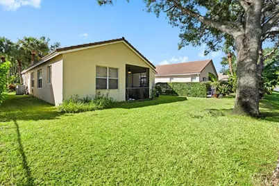 122 Seminole Lakes Drive, Royal Palm Beach, FL 33411 - Photo 13