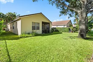 122 Seminole Lakes Dr, Royal Palm Beach, FL 33411 - Photo 13