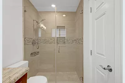500 SW 62nd Avenue, Plantation, FL 33317 - Photo 11