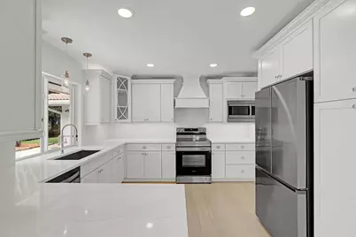 500 SW 62nd Avenue, Plantation, FL 33317 - Photo 7