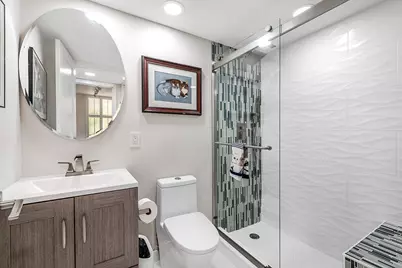 985 SE 19th Avenue #203, Deerfield Beach, FL 33441 - Photo 9