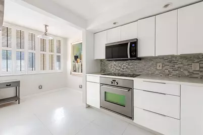 985 SE 19th Avenue #203, Deerfield Beach, FL 33441 - Photo 5