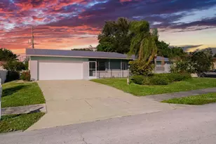 1593 NE 24th St, Jensen Beach, FL 34957 - Photo 7