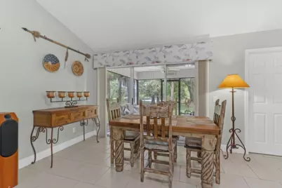 2020 Vero South Circle SW #4, Vero Beach, FL 32962 - Photo 9