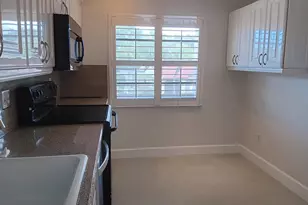 8045 Eastlake Dr, Boca Raton, FL 33433 - Photo 13