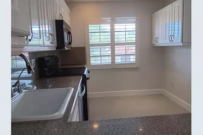 8045 Eastlake Drive, Boca Raton, FL 33433 - Photo 11
