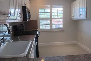 8045 Eastlake Dr, Boca Raton, FL 33433 - Photo 11