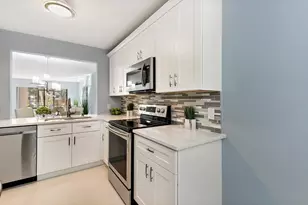 10204 Mangrove Dr, Boynton Beach, FL 33437 - Photo 3