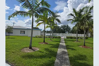 5805 NW 83rd Avenue, Tamarac, FL 33321 - Photo 37