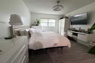 320 NE 12th Ave, Hallandale Beach, FL 33009 - Photo 15