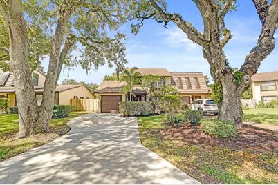 1065 Raintree Lane, Palm Beach Gardens, FL 33410 - Photo 3
