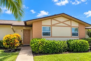 2832 Crosley Dr W, West Palm Beach, FL 33415 - Photo 7