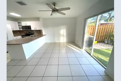 986 Summit Lake Drive, West Palm Beach, FL 33406 - Photo 9
