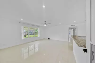 1360 SE High Point Way SE #A, Delray Beach, FL 33445 - Photo 11