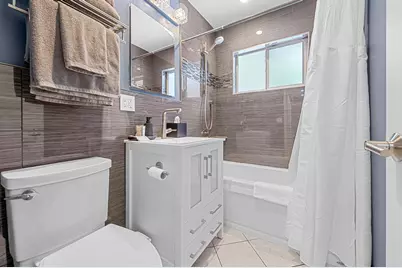 4780 NE 7th Avenue, Oakland Park, FL 33334 - Photo 23