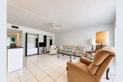 102 Greenbrier A, West Palm Beach, FL 33417 - Photo 5