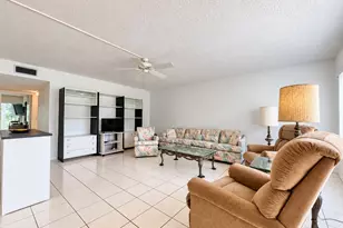 102 Greenbrier A, West Palm Beach, FL 33417 - Photo 5