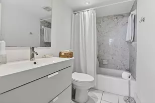 9820 S Hollybrook Lake Dr, Pembroke Pines, FL 33025 - Photo 23