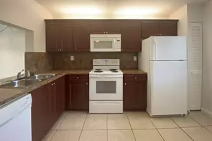 9000 NW 28th Dr, Coral Springs, FL 33065 - Photo 9