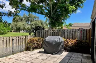 1057 NW 50th Dr, Deerfield Beach, FL 33064 - Photo 7