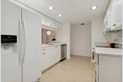 2025 Lavers Circle #D204, Delray Beach, FL 33444 - Photo 5