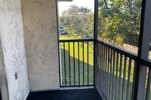 9157 NW 1st Ct, Pembroke Pines, FL 33024 - Photo 23