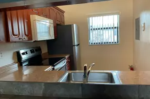 9157 NW 1st Ct, Pembroke Pines, FL 33024 - Photo 7