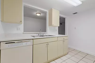 12658 Kenwood Lane #D, Fort Myers, FL 33907 - Photo 11