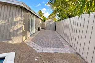 1500 NE 42nd Ct, Pompano Beach, FL 33064 - Photo 7