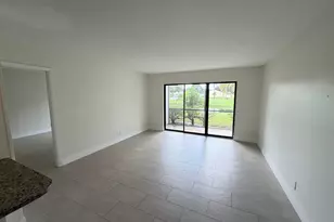 1112 Green Pine Blvd, West Palm Beach, FL 33409 - Photo 3