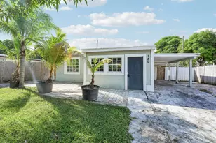 130 Plum Tree Dr, Lake Worth, FL 33462 - Photo 1