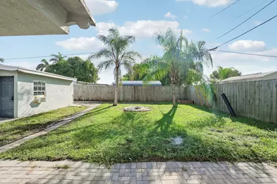 130 Plum Tree Drive, Lake Worth, FL 33462 - Photo 21