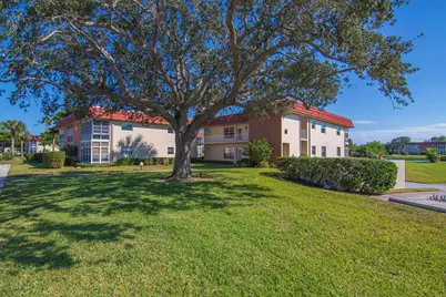68 Royal Oak Court #202, Vero Beach, FL 32962 - Photo 1