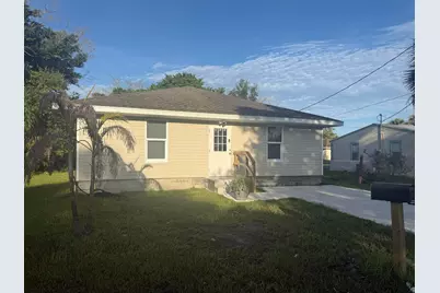 833 NE 14th Avenue, Okeechobee, FL 34972 - Photo 1