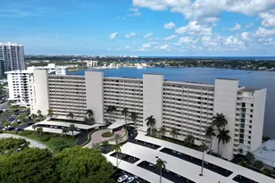 130 Lakeshore Dr, North Palm Beach, FL 33408 - Photo 1