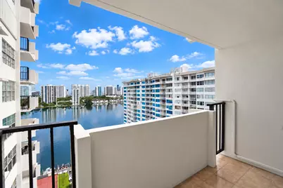 2750 NE 183rd Street #1801, Aventura, FL 33160 - Photo 31