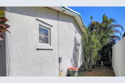8528 Windsor Drive, Miramar, FL 33025 - Photo 13