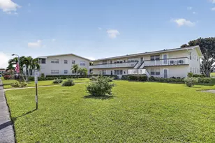 135 Somerset G, West Palm Beach, FL 33417 - Photo 3