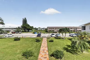 135 Somerset G, West Palm Beach, FL 33417 - Photo 7