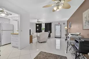 135 Somerset G, West Palm Beach, FL 33417 - Photo 15