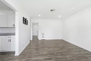 837 NW 41st St, Oakland Park, FL 33309 - Photo 13