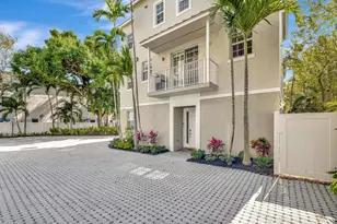 2685 NE 9th Ave, Wilton Manors, FL 33334 - Photo 3